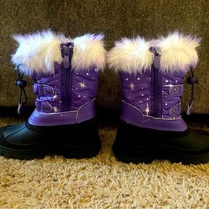 Girls snow boots like new